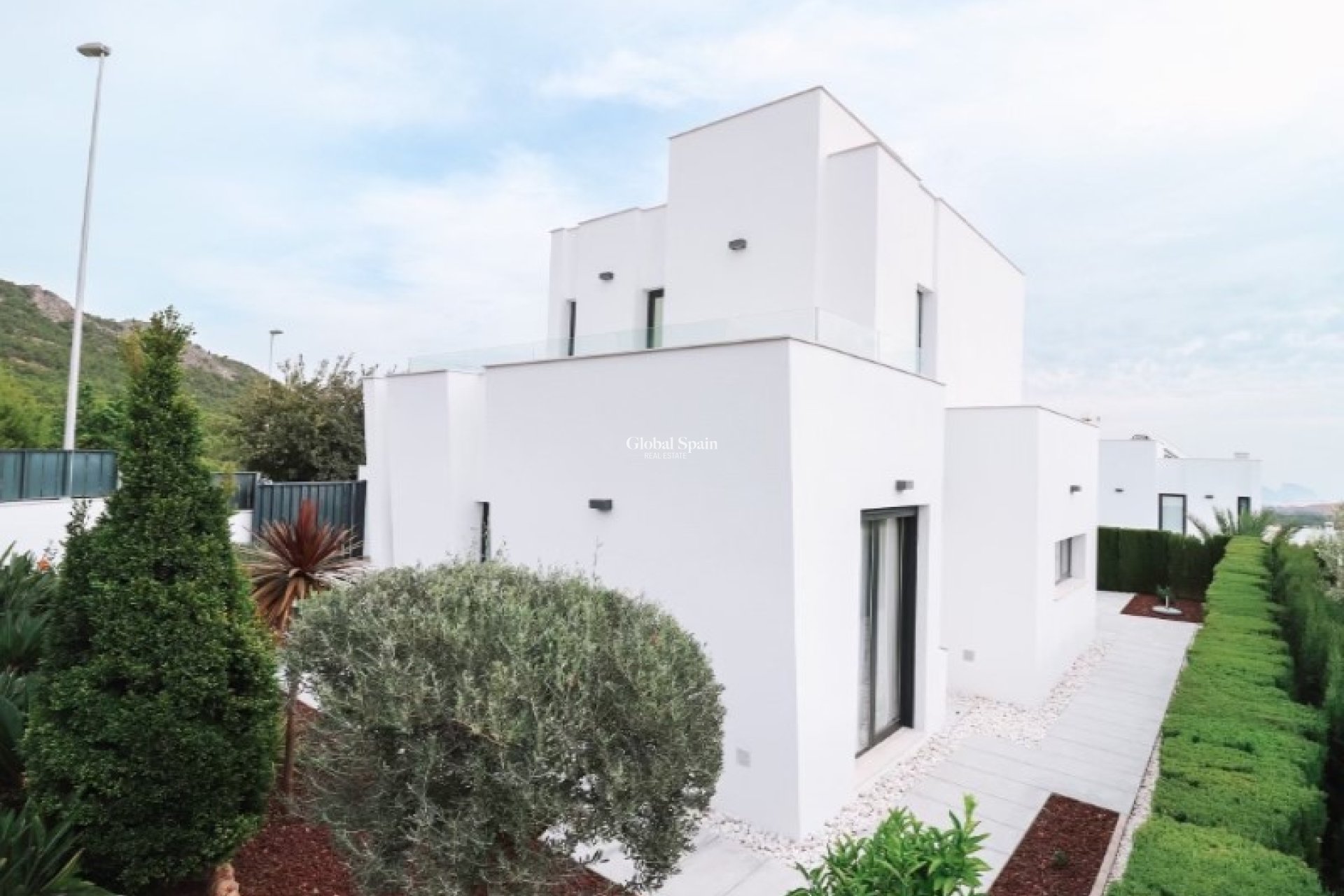 Wiederverkauf - VILLA -
POLOP - Costa Blanca