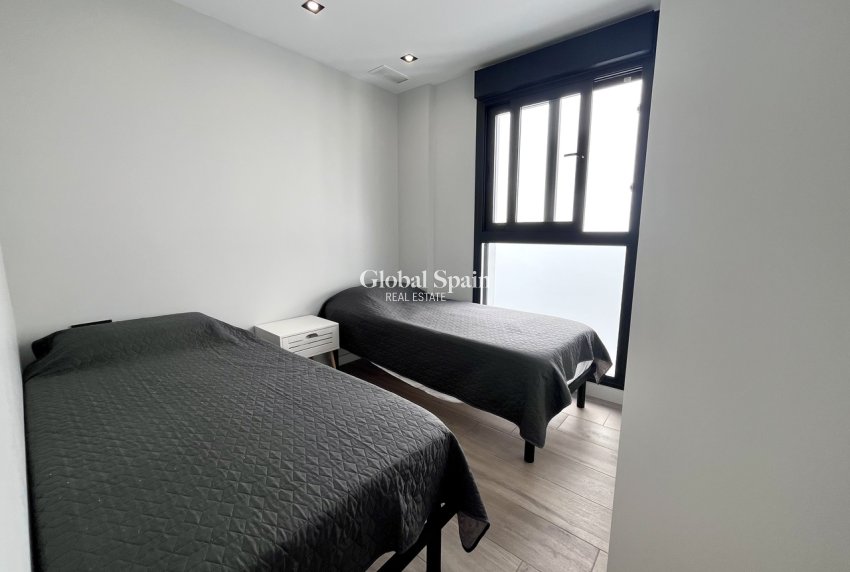 Wiederverkauf - VILLA -
PUNTA PRIMA - Costa Blanca