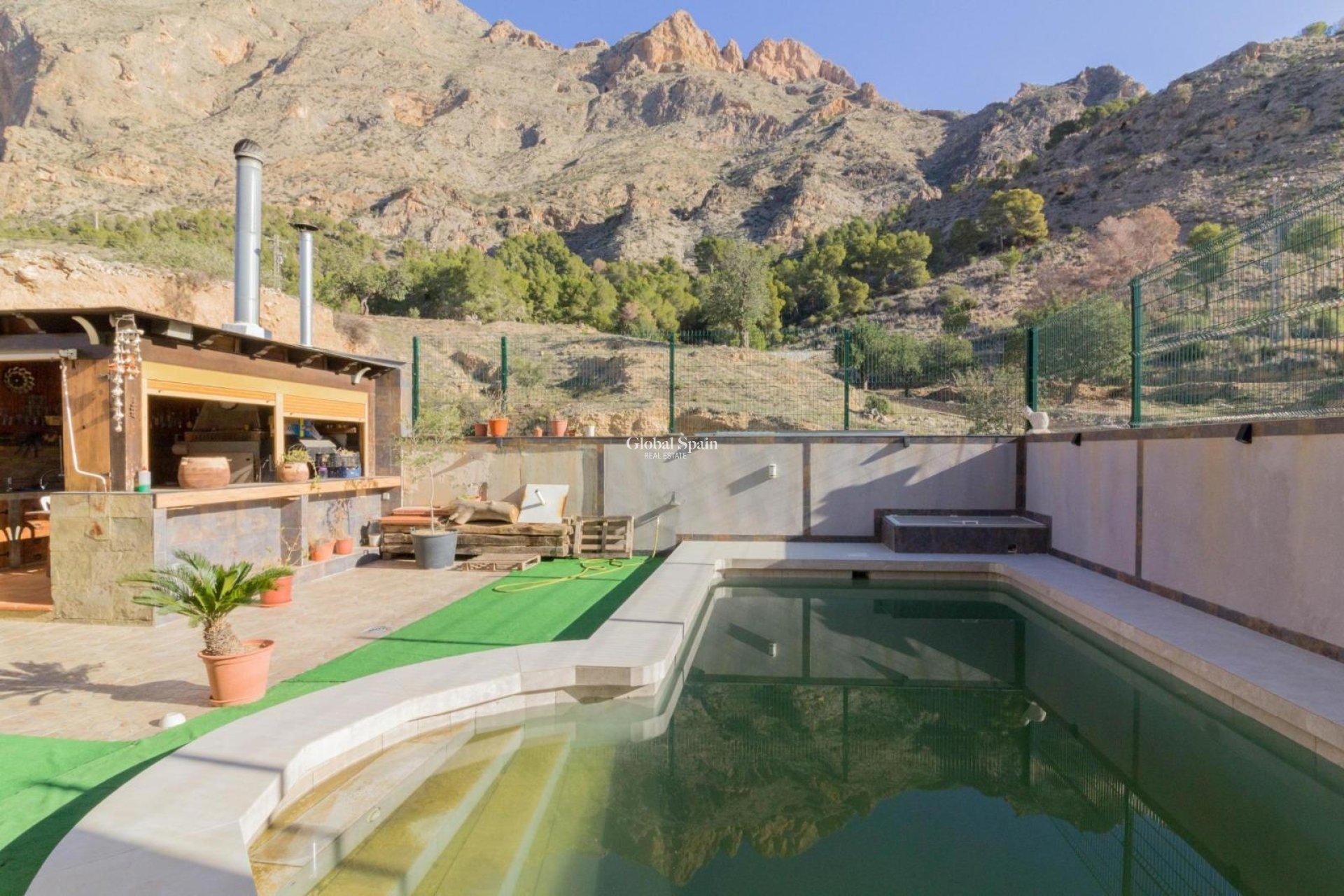 Wiederverkauf - VILLA -
REDOVÁN - Comunidad Valenciana