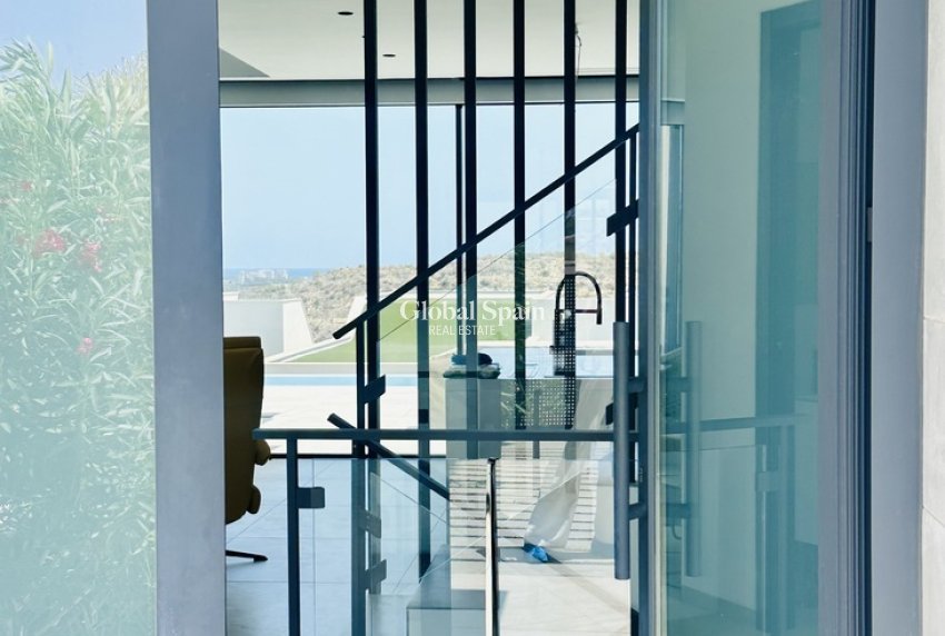 Wiederverkauf - VILLA -
ROJALES - Costa Blanca