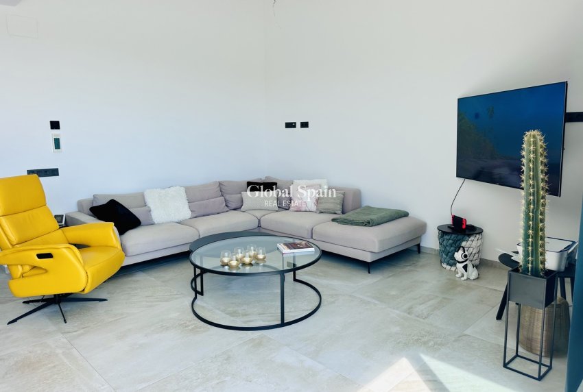 Wiederverkauf - VILLA -
ROJALES - Costa Blanca