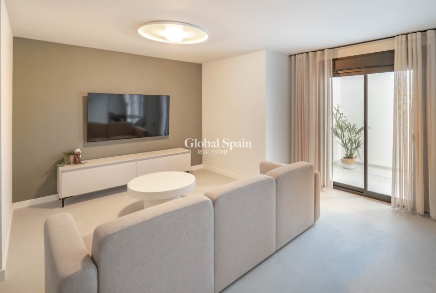 Wiederverkauf - VILLA -
ROJALES - Costa Blanca
