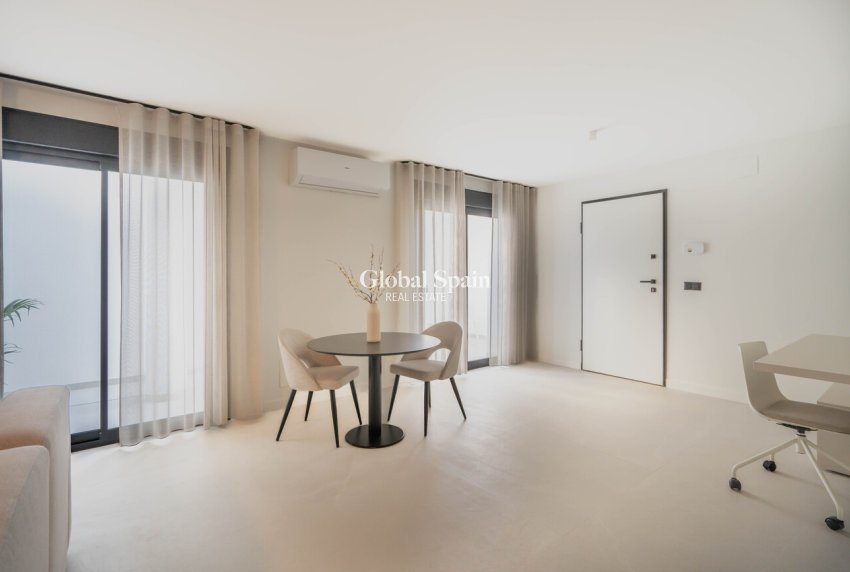 Wiederverkauf - VILLA -
ROJALES - Costa Blanca