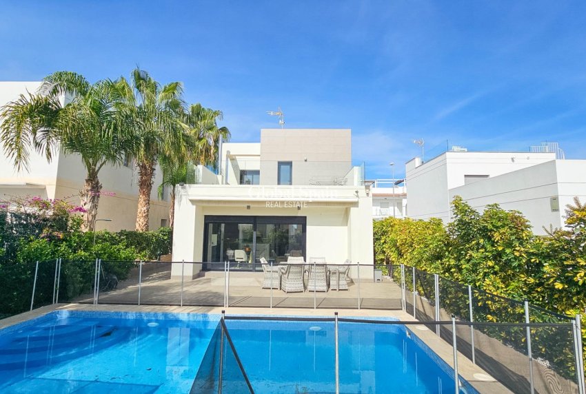 Wiederverkauf - VILLA -
ROJALES - Cuidad Quesada