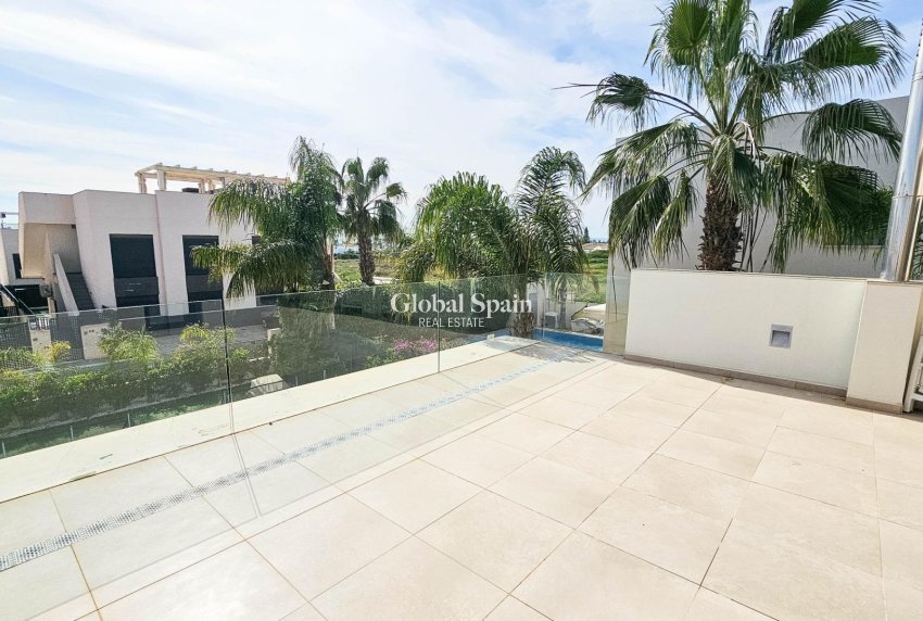 Wiederverkauf - VILLA -
ROJALES - Cuidad Quesada