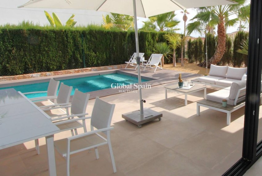 Wiederverkauf - VILLA -
ROJALES - Cuidad Quesada