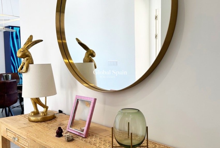 Wiederverkauf - VILLA -
ROJALES - Inland