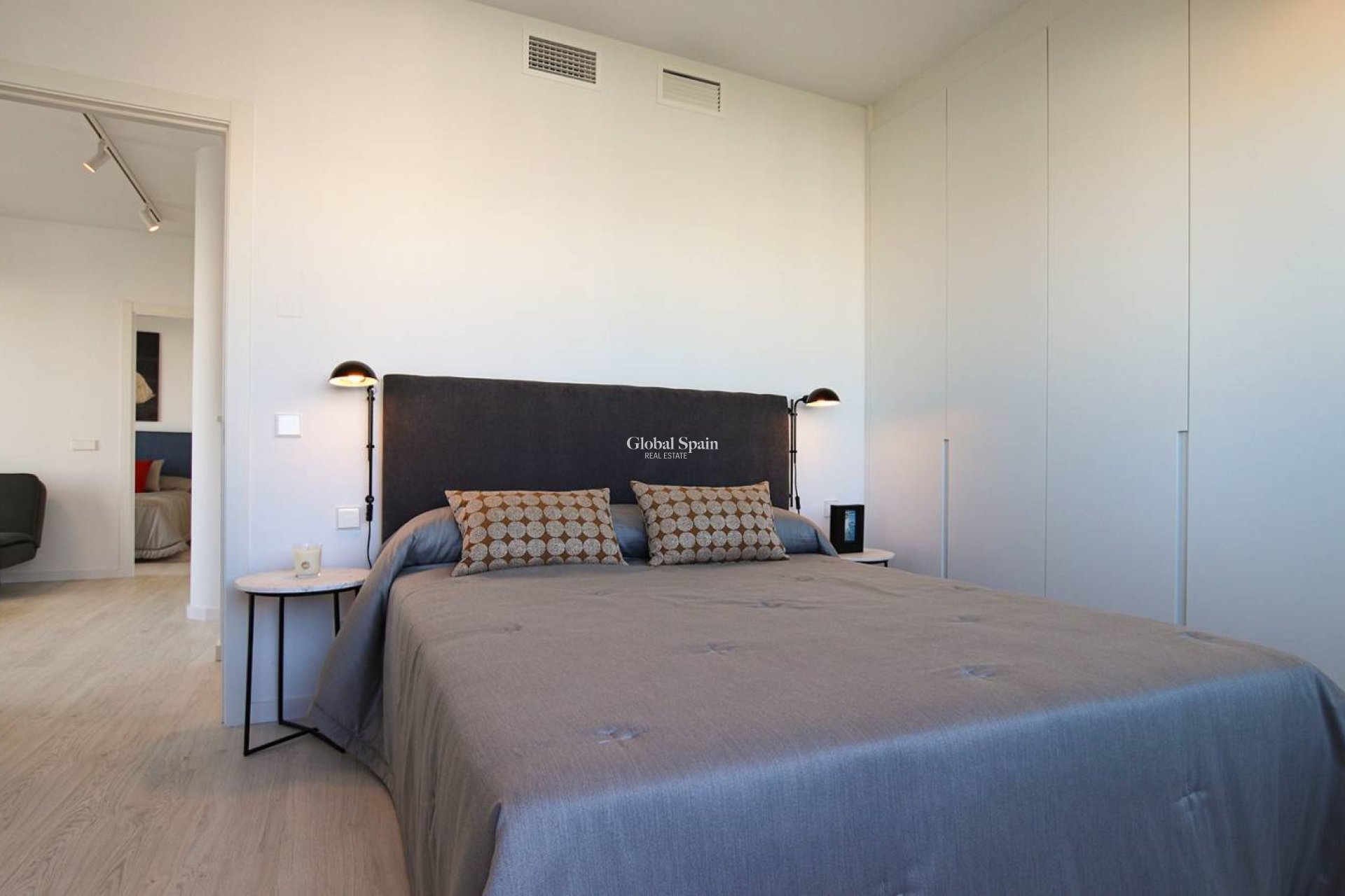 Wiederverkauf - VILLA -
ROJALES - Inland