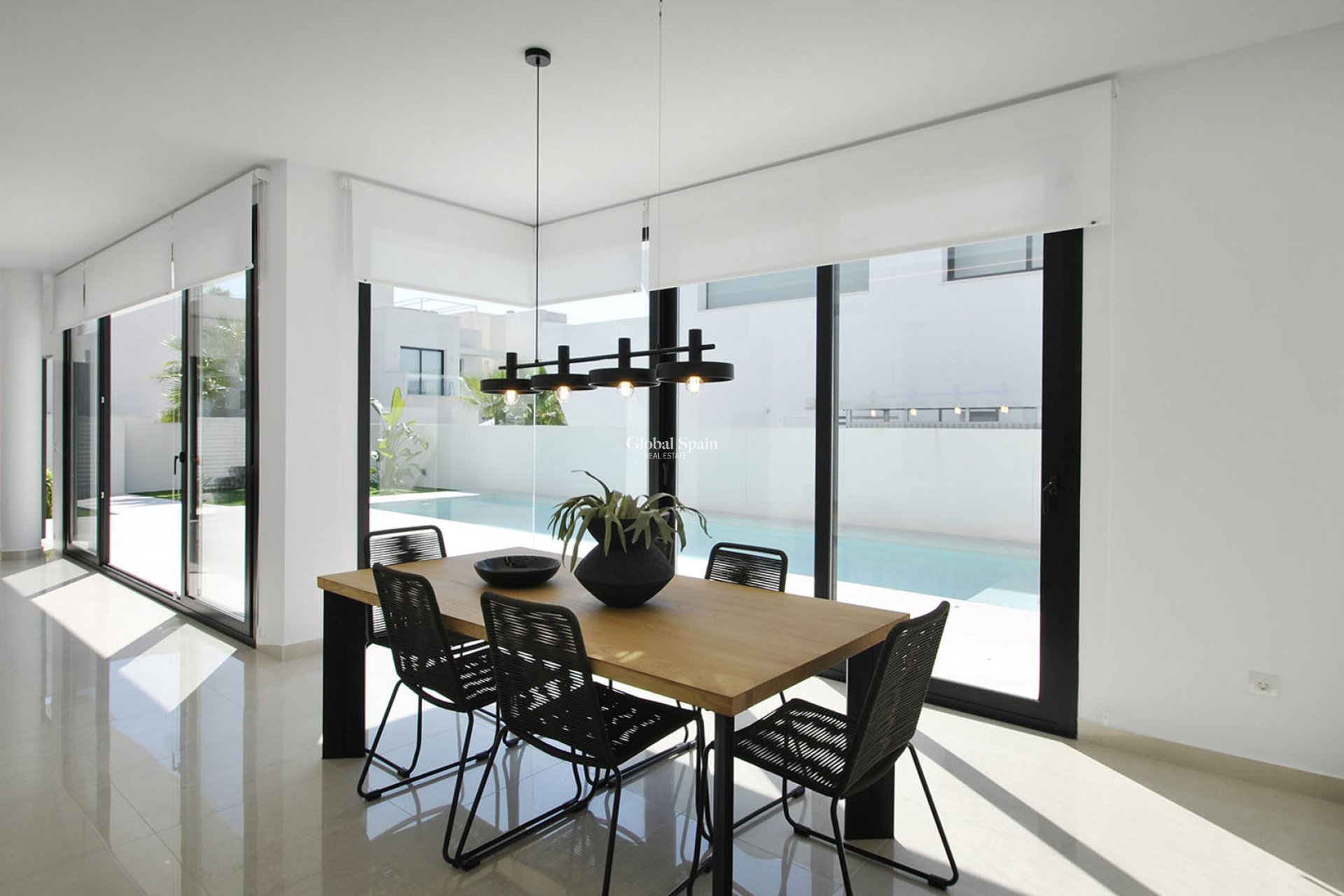 Wiederverkauf - VILLA -
ROJALES - Inland