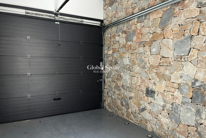 Wiederverkauf - VILLA -
ROJALES - Inland