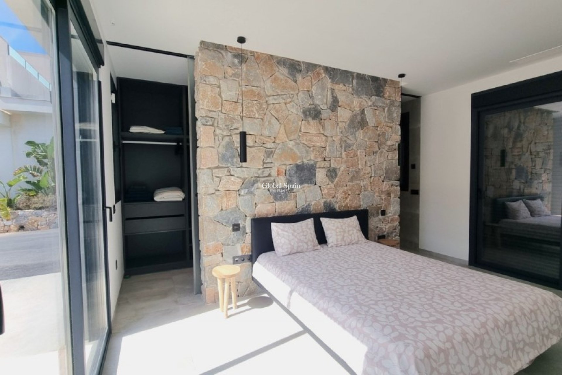 Wiederverkauf - VILLA -
ROJALES - Inland