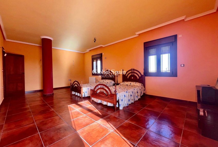 Wiederverkauf - VILLA -
ROJALES - La Vega Baja