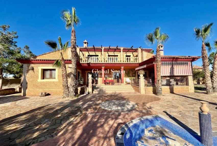 Wiederverkauf - VILLA -
ROJALES - La Vega Baja
