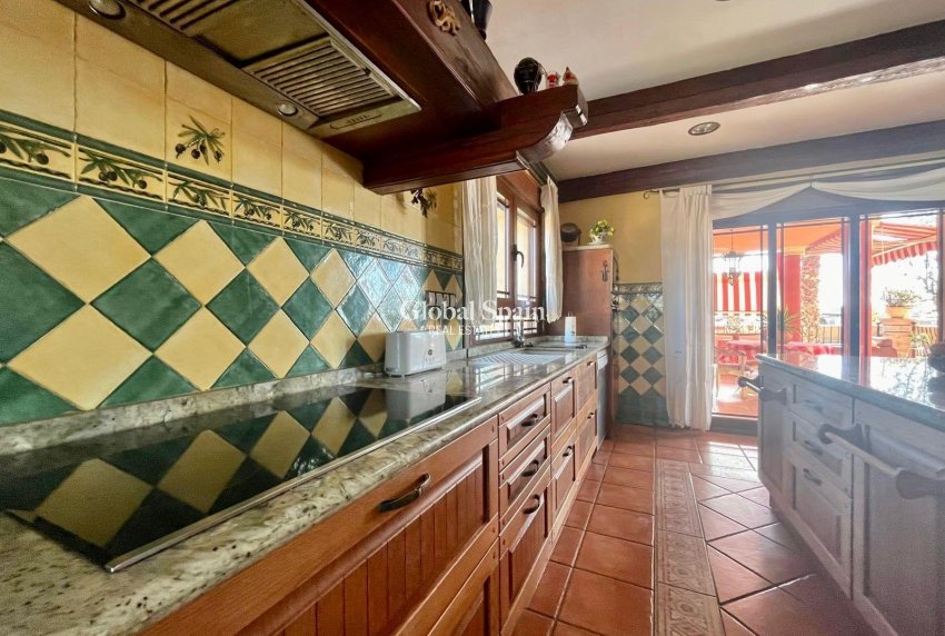 Wiederverkauf - VILLA -
ROJALES - La Vega Baja