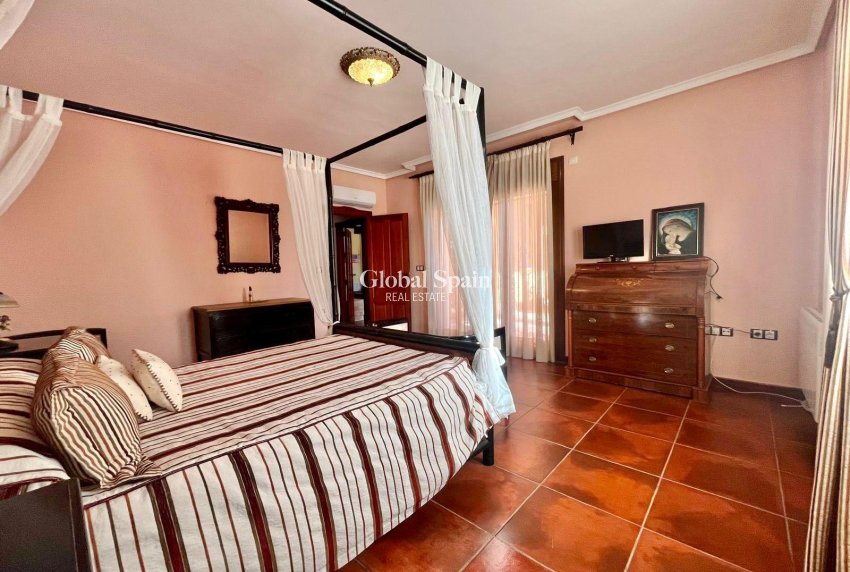 Wiederverkauf - VILLA -
ROJALES - La Vega Baja