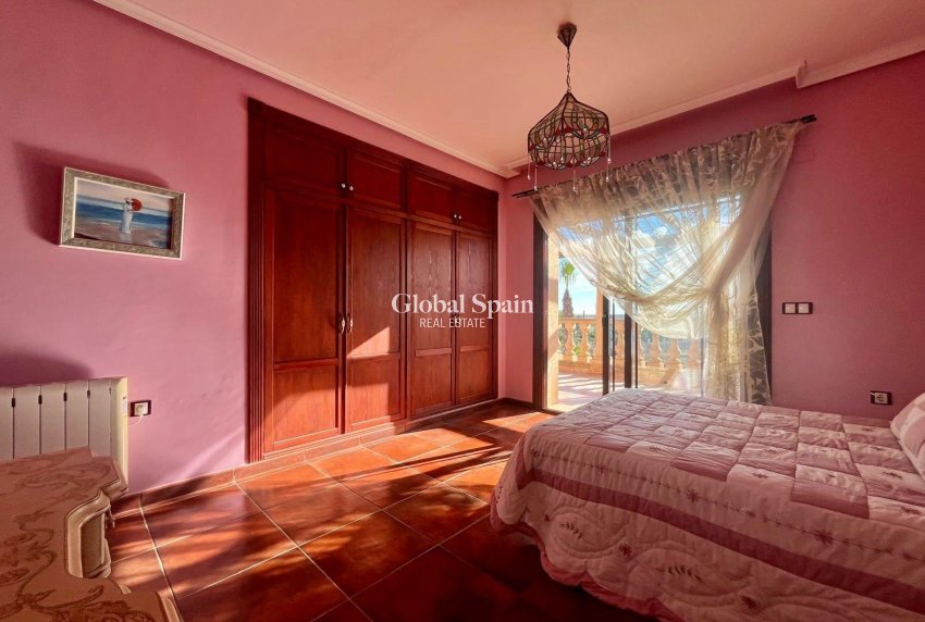 Wiederverkauf - VILLA -
ROJALES - La Vega Baja