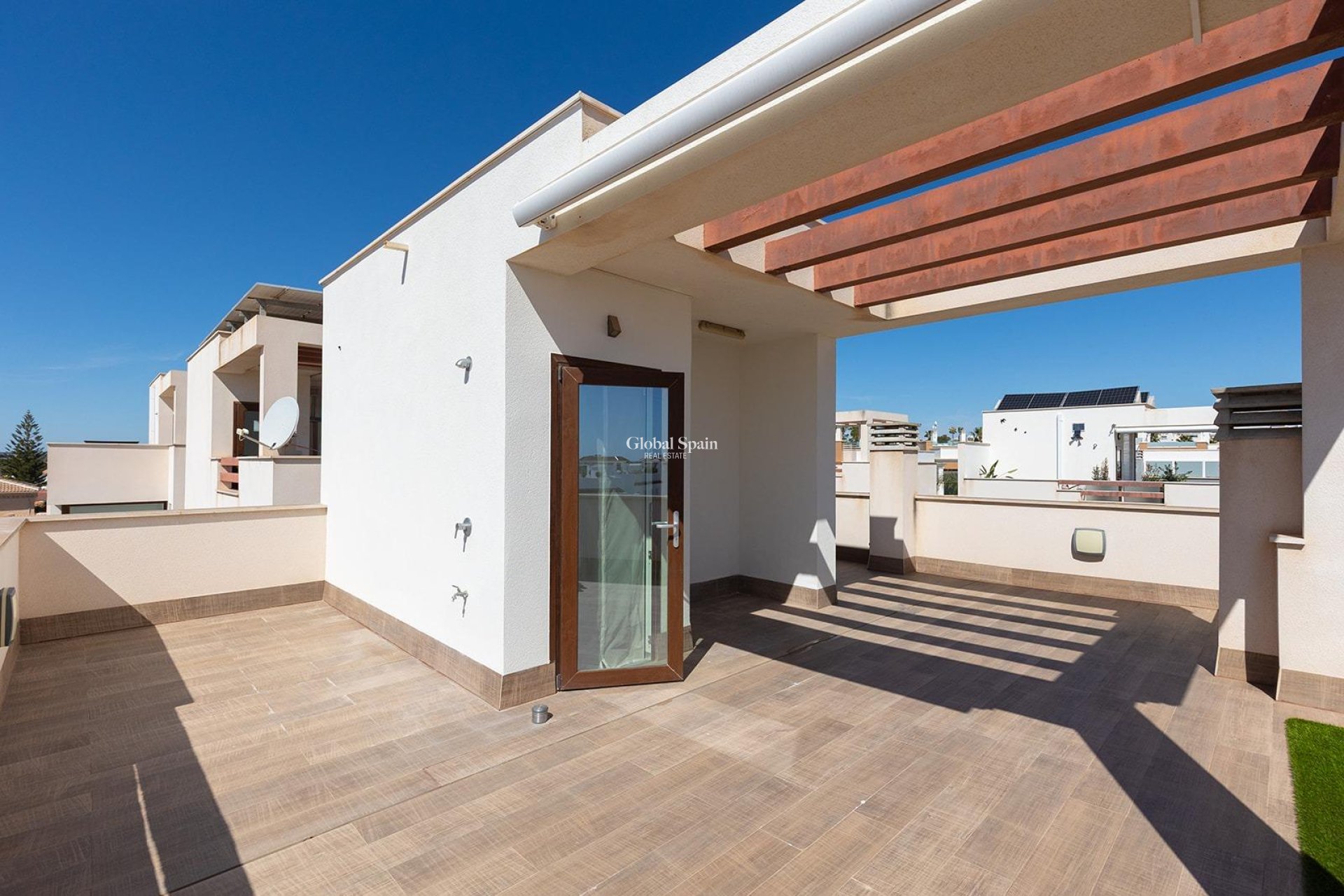 Wiederverkauf - VILLA -
ROJALES - Pueblo bravo