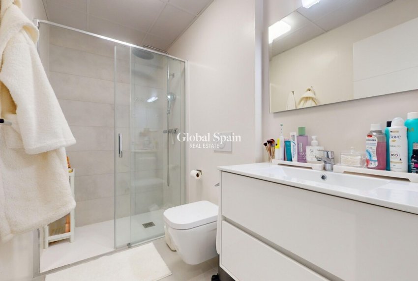 Wiederverkauf - VILLA -
ROLDÁN - Inland