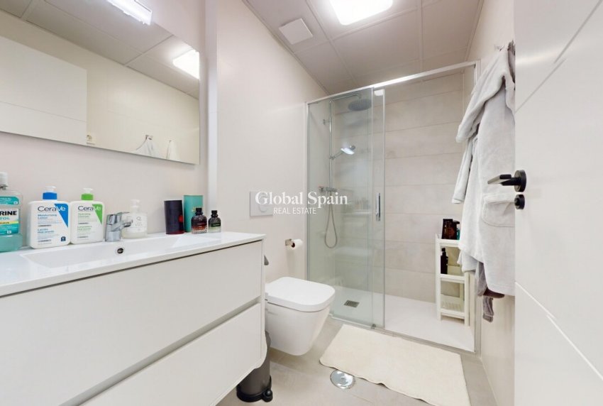 Wiederverkauf - VILLA -
ROLDÁN - Inland