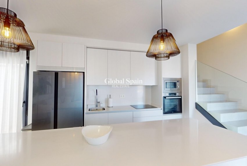 Wiederverkauf - VILLA -
ROLDÁN - Inland