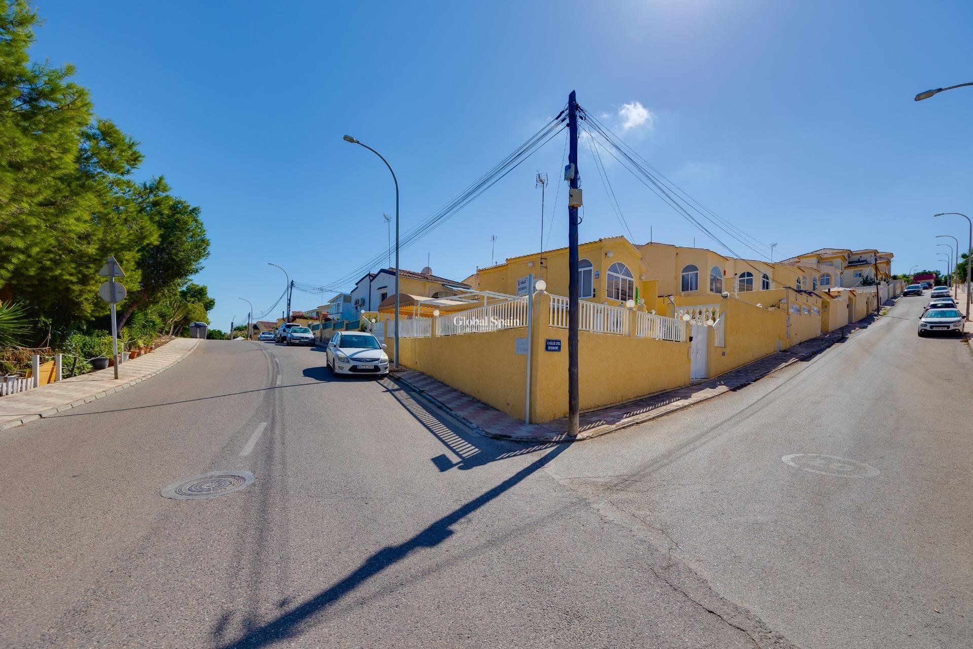 Wiederverkauf - VILLA -
SAN FULGENCIO - LA MARINA