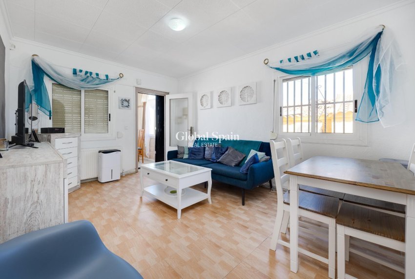 Wiederverkauf - VILLA -
SAN FULGENCIO - LA MARINA