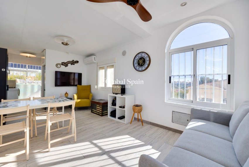 Wiederverkauf - VILLA -
SAN FULGENCIO - LA MARINA