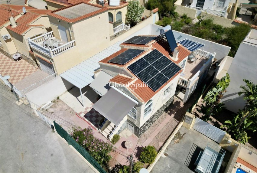 Wiederverkauf - VILLA -
SAN FULGENCIO - LA MARINA