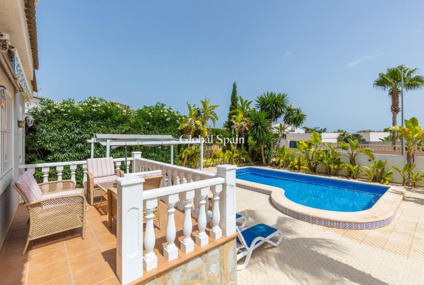 Wiederverkauf - VILLA -
SAN FULGENCIO - Urb. La Marina