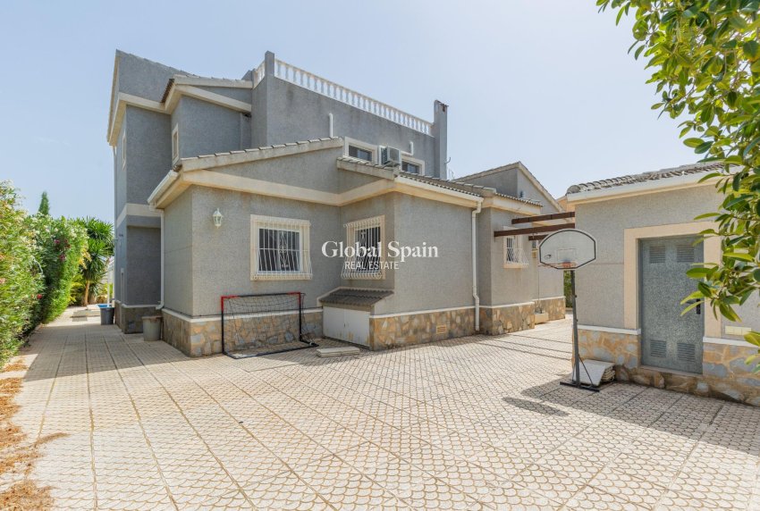 Wiederverkauf - VILLA -
SAN FULGENCIO - Urb. La Marina