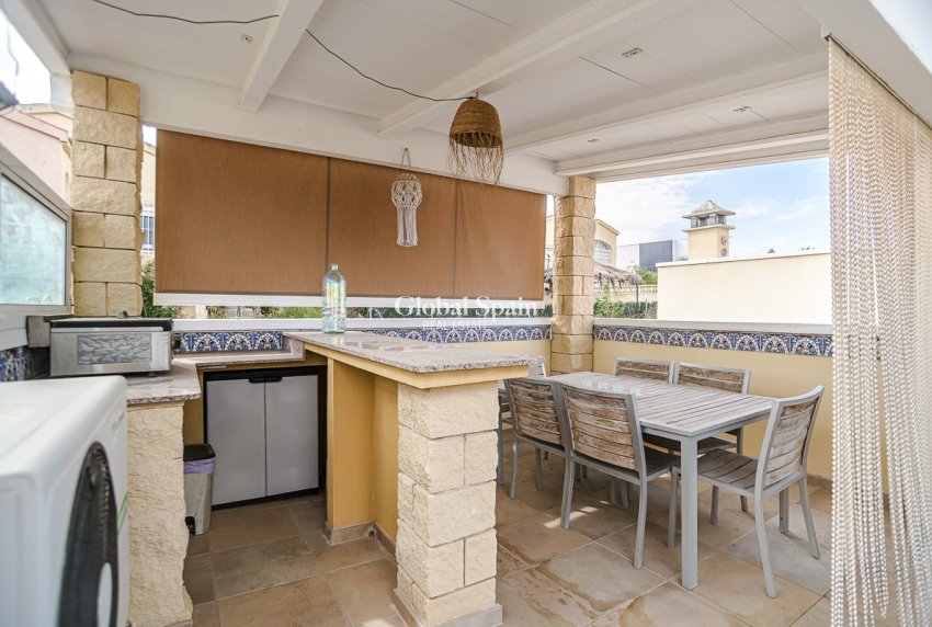 Wiederverkauf - VILLA -
SAN FULGENCIO - urb.la marina