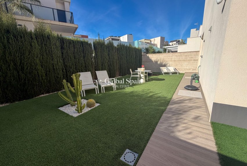 Wiederverkauf - VILLA -
SAN MIGUEL DE SALINAS - Bellavista