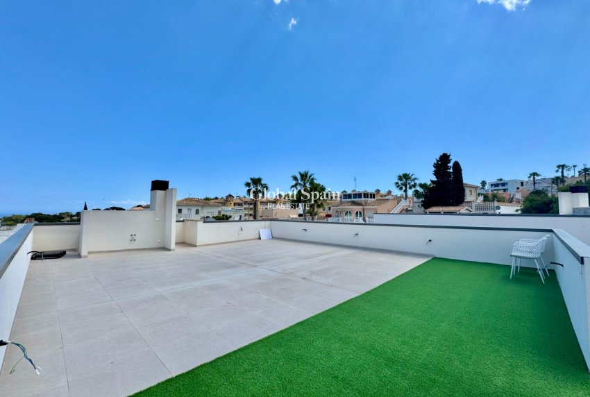 Wiederverkauf - VILLA -
SAN MIGUEL DE SALINAS - Blue Lagoon - Galán