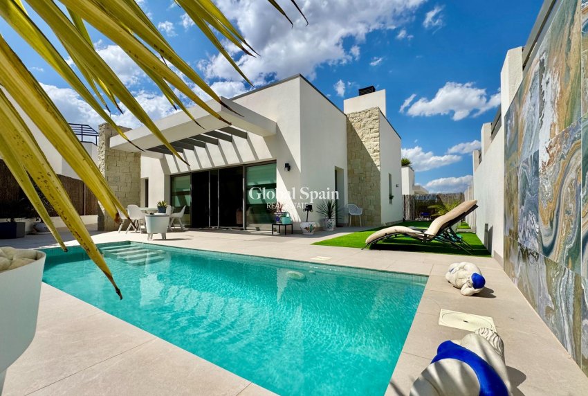 Wiederverkauf - VILLA -
SAN MIGUEL DE SALINAS - Blue Lagoon - Galán