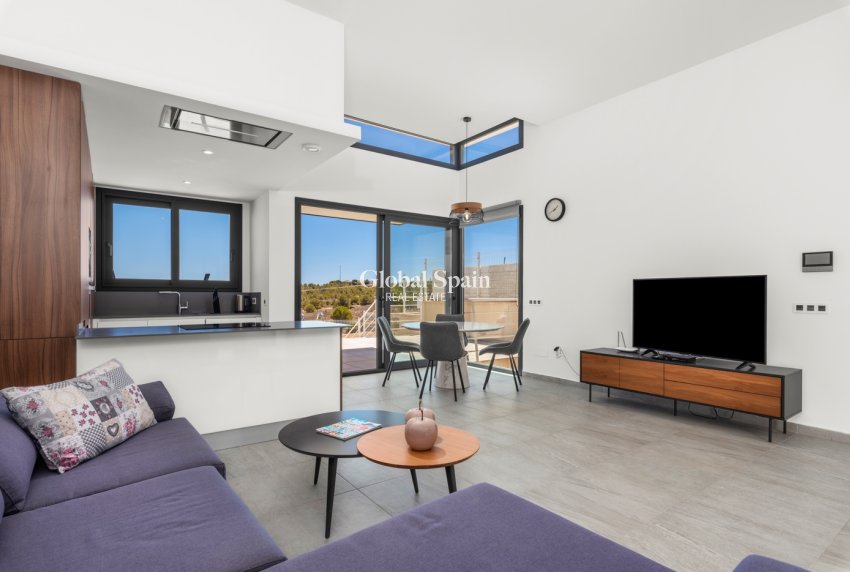 Wiederverkauf - VILLA -
SAN MIGUEL DE SALINAS - Costa Blanca South