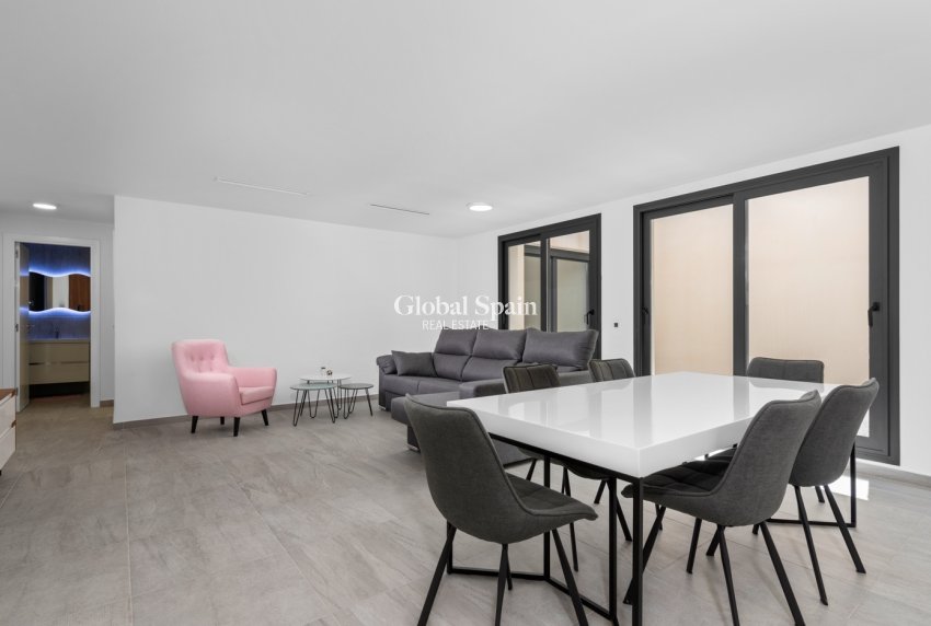 Wiederverkauf - VILLA -
SAN MIGUEL DE SALINAS - Costa Blanca South