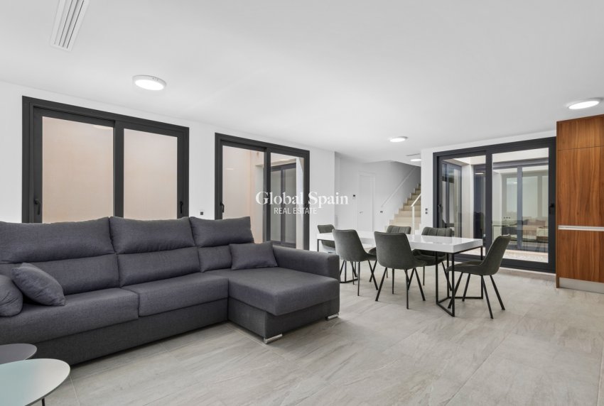 Wiederverkauf - Villa -
SAN MIGUEL DE SALINAS - Costa Blanca South