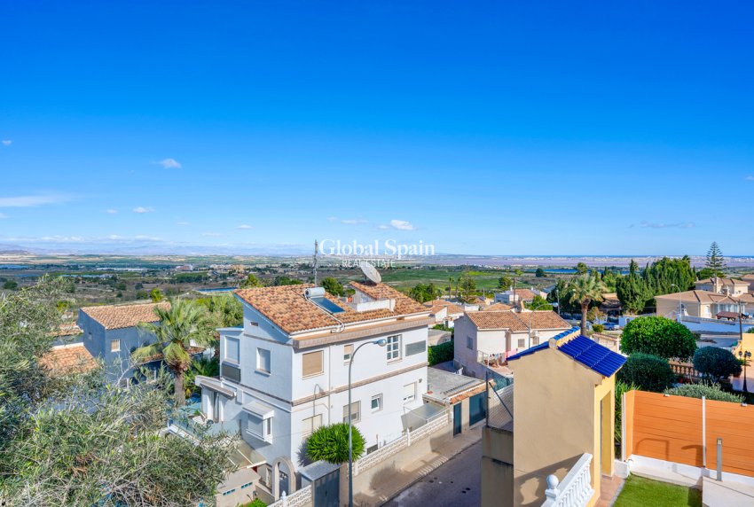 Wiederverkauf - VILLA -
SAN MIGUEL DE SALINAS - Costa Blanca