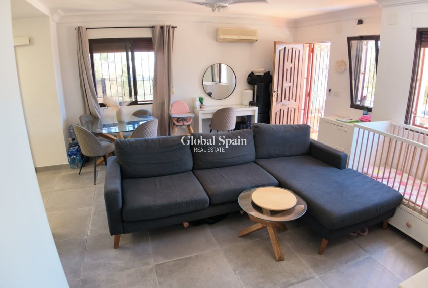 Wiederverkauf - VILLA -
SAN MIGUEL DE SALINAS - Costa Blanca