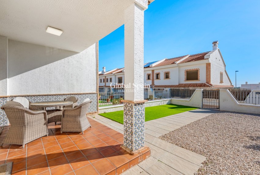 Wiederverkauf - VILLA -
SAN MIGUEL DE SALINAS - Inland