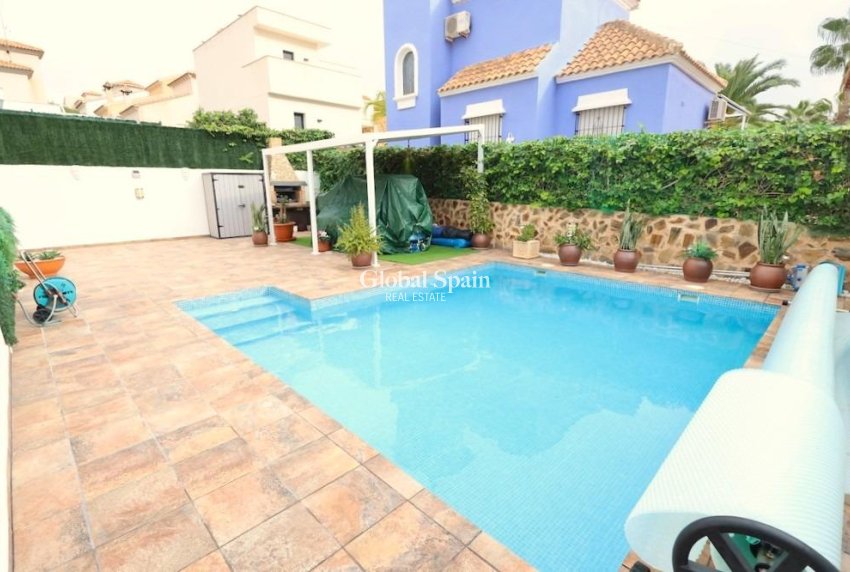 Wiederverkauf - VILLA -
SAN MIGUEL DE SALINAS - Inland