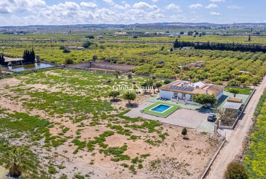 Wiederverkauf - VILLA -
SAN MIGUEL DE SALINAS - Inland
