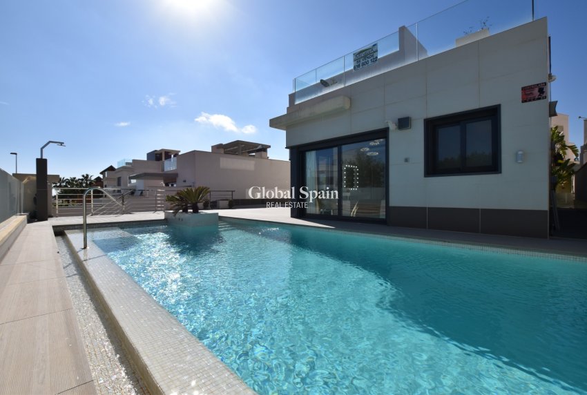 Wiederverkauf - VILLA -
SAN MIGUEL DE SALINAS - Inland