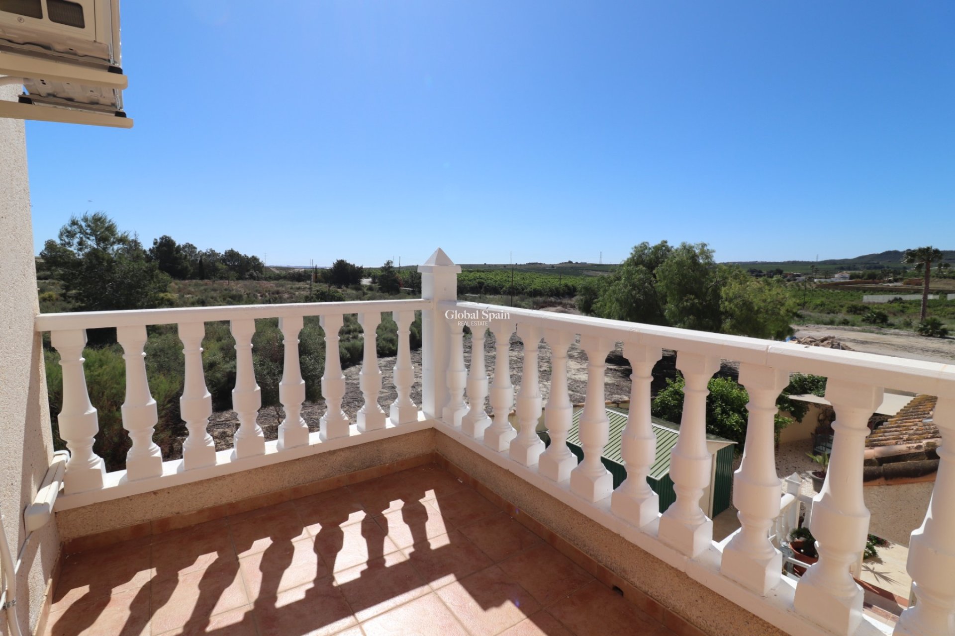 Wiederverkauf - VILLA -
San Miguel de Salinas - Lake View Mansions