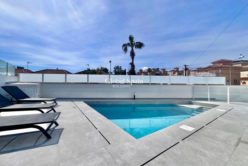 Wiederverkauf - VILLA -
SAN MIGUEL DE SALINAS - Las filipinas