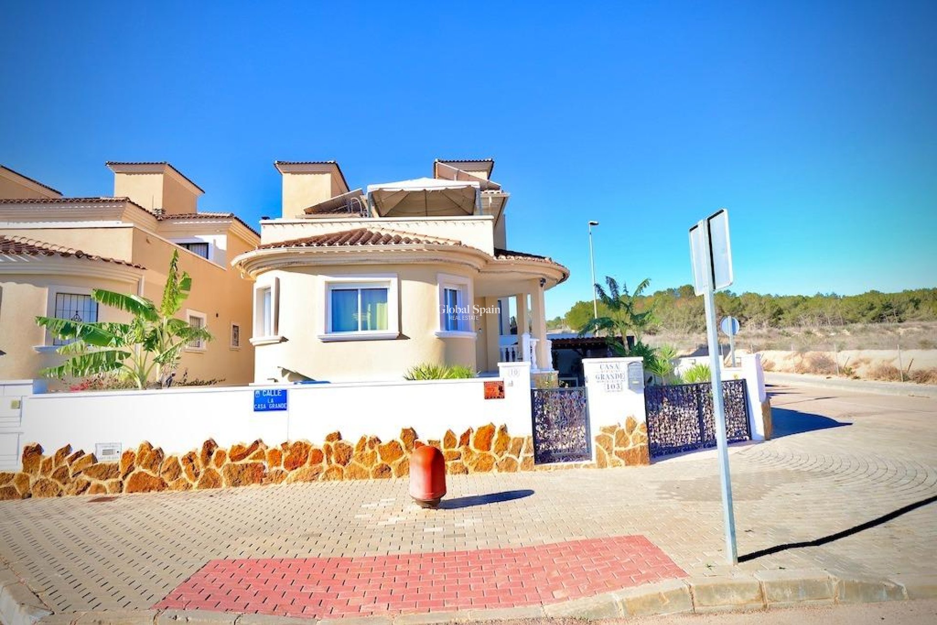 Wiederverkauf - Villa -
SAN MIGUEL DE SALINAS - Residencial los flamencos