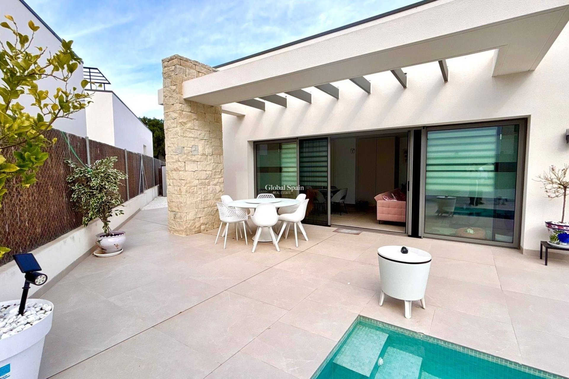 Wiederverkauf - VILLA -
SAN MIGUEL DE SALINAS - Urbanizacion Blue Lagoon