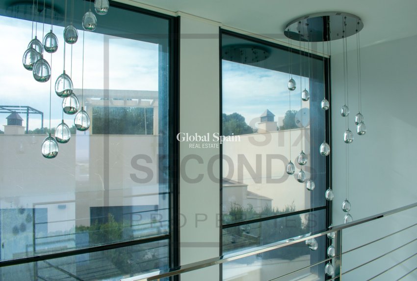 Wiederverkauf - VILLA -
SAN MIGUEL DE SALINAS - Urbanizaciones