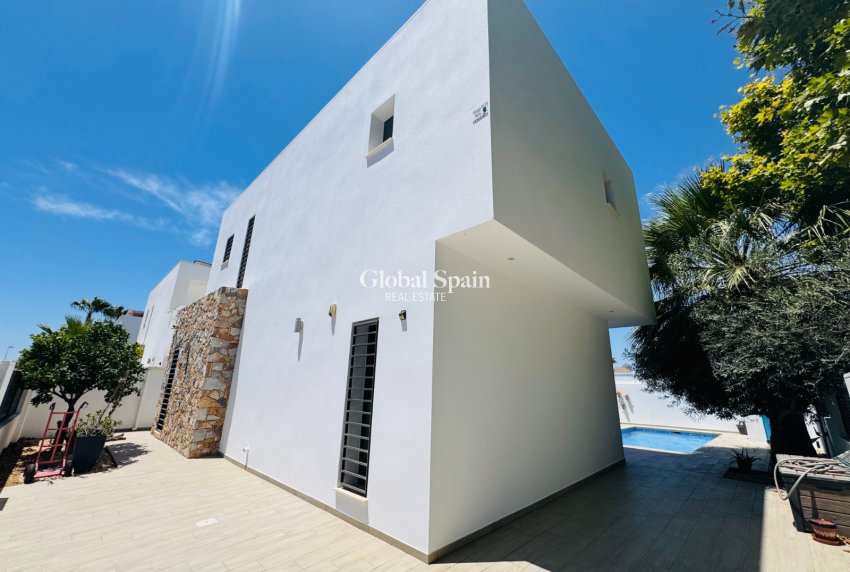 Wiederverkauf - VILLA -
SAN PEDRO DEL PINATAR - LO PAGÁN