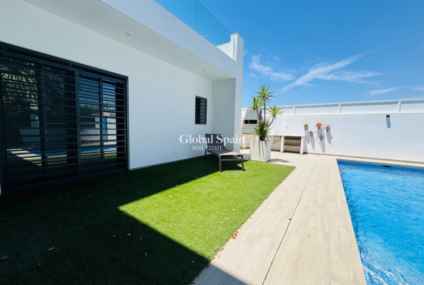 Wiederverkauf - VILLA -
SAN PEDRO DEL PINATAR - LO PAGÁN